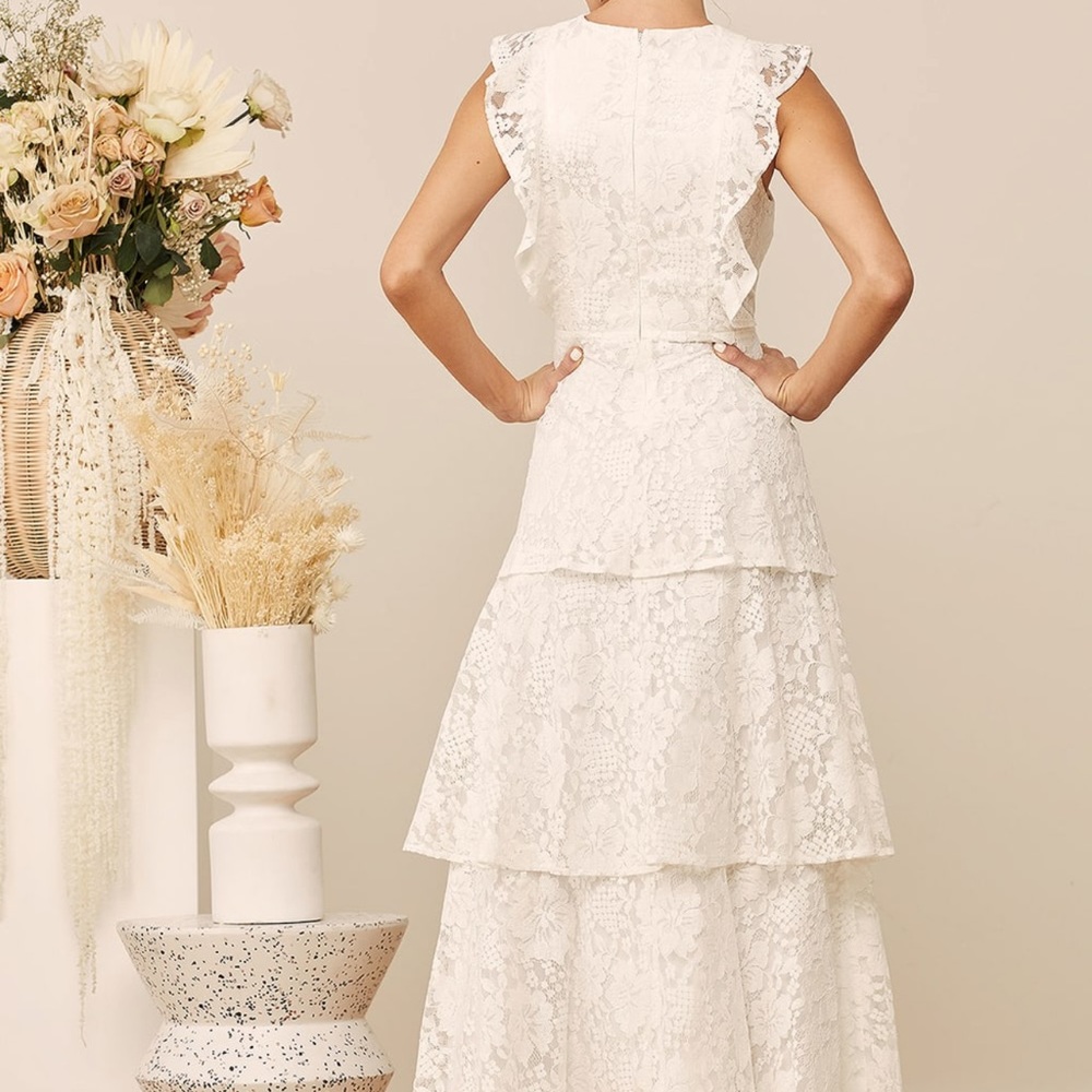 White Lace Deep V Lulus Dress Sz M - Picture 3 of 3